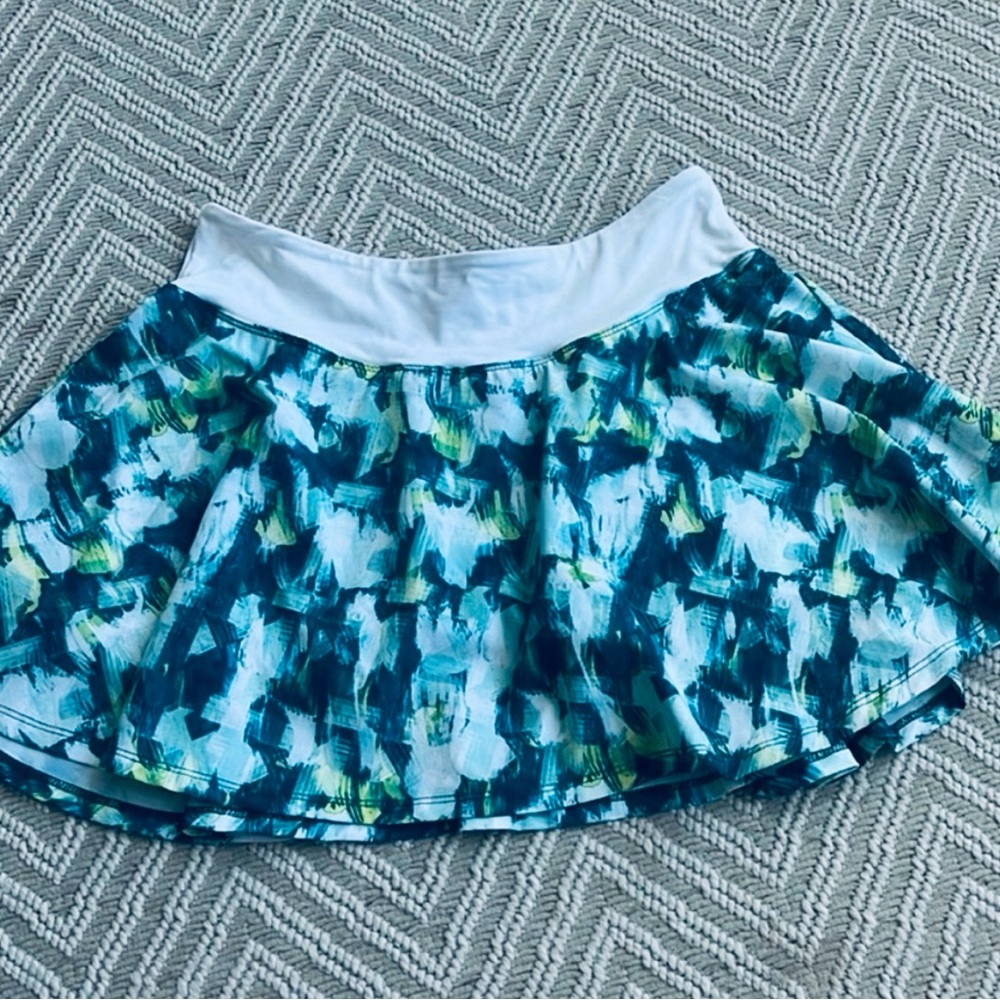 Lija Pickleball skirt, teals ‘n blues, like new!! Size Small